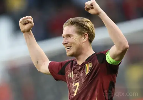 篮球勇士老将续约一年，球迷大呼：值得